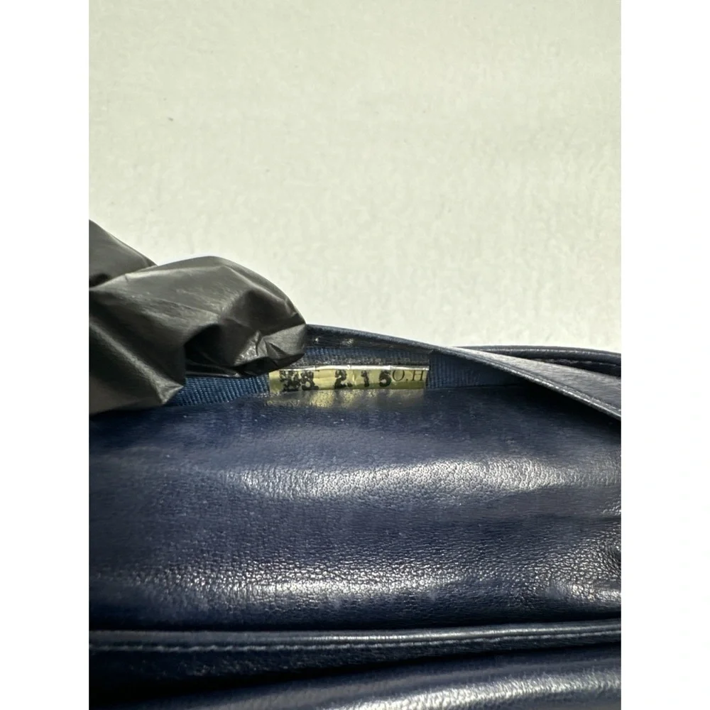 Chanel Lambskin Bi Fold Wallet in Navy - Vintage Luxury - Picture 7 of 7